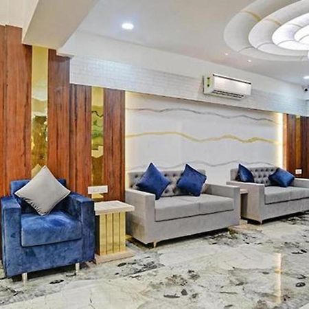 Fabhotel Elite Residency 印多尔 外观 照片