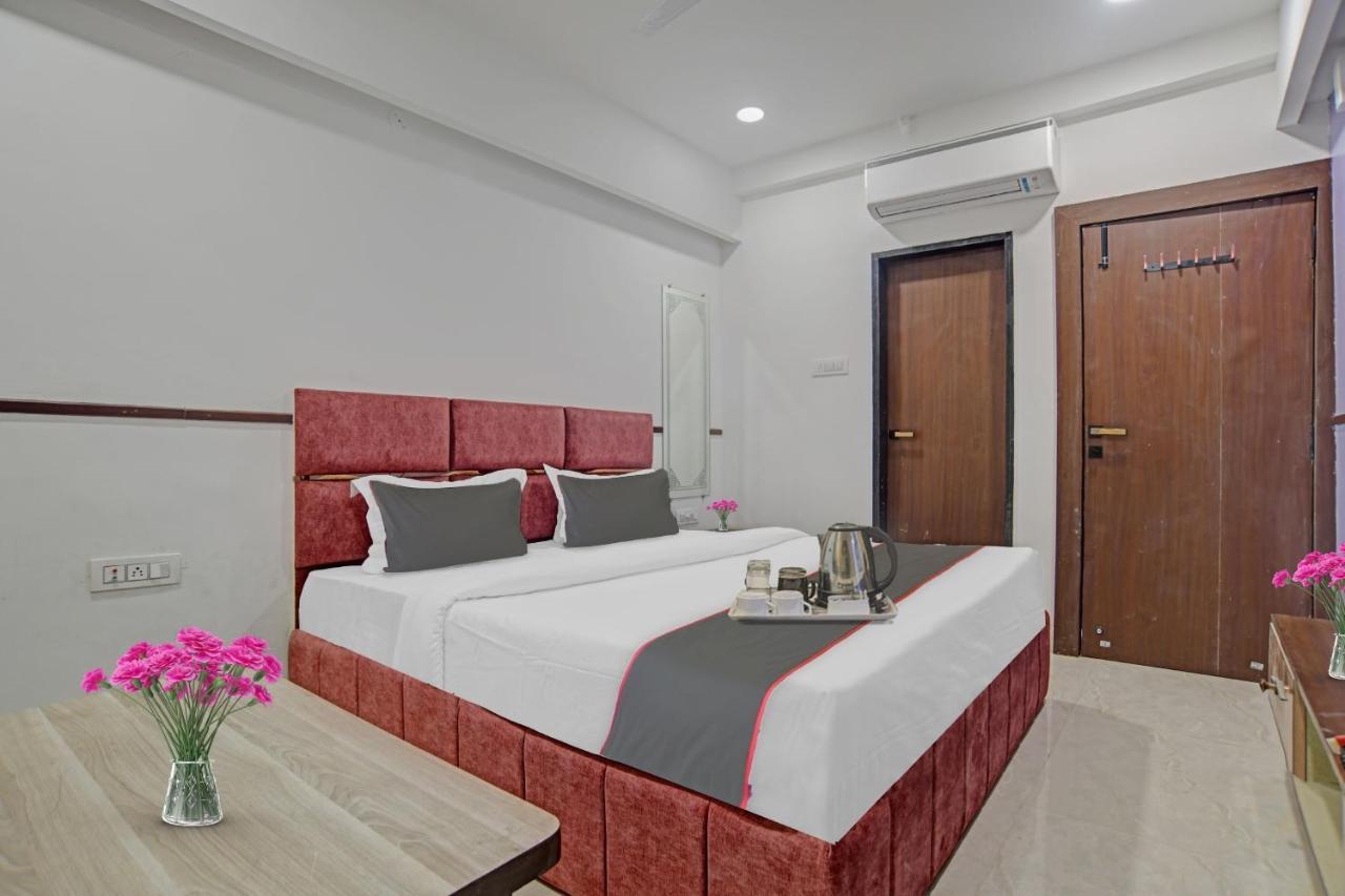 Fabhotel Elite Residency 印多尔 外观 照片
