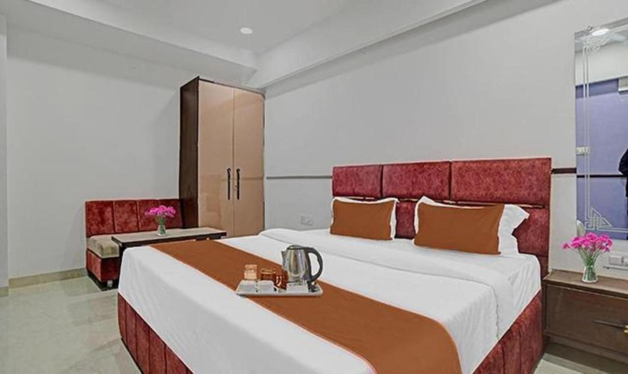 Fabhotel Elite Residency 印多尔 外观 照片
