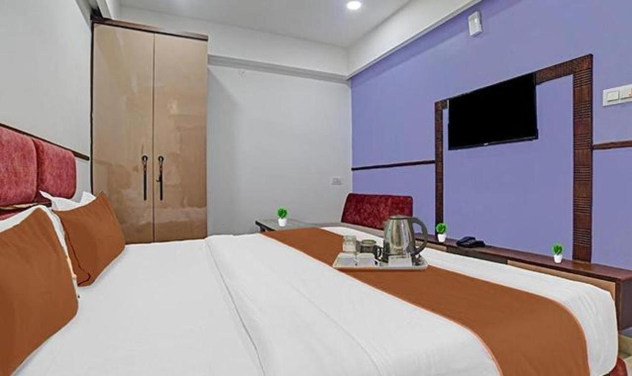 Fabhotel Elite Residency 印多尔 外观 照片