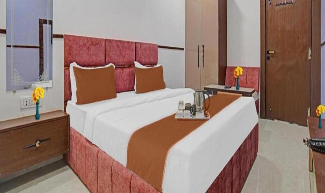 Fabhotel Elite Residency 印多尔 外观 照片