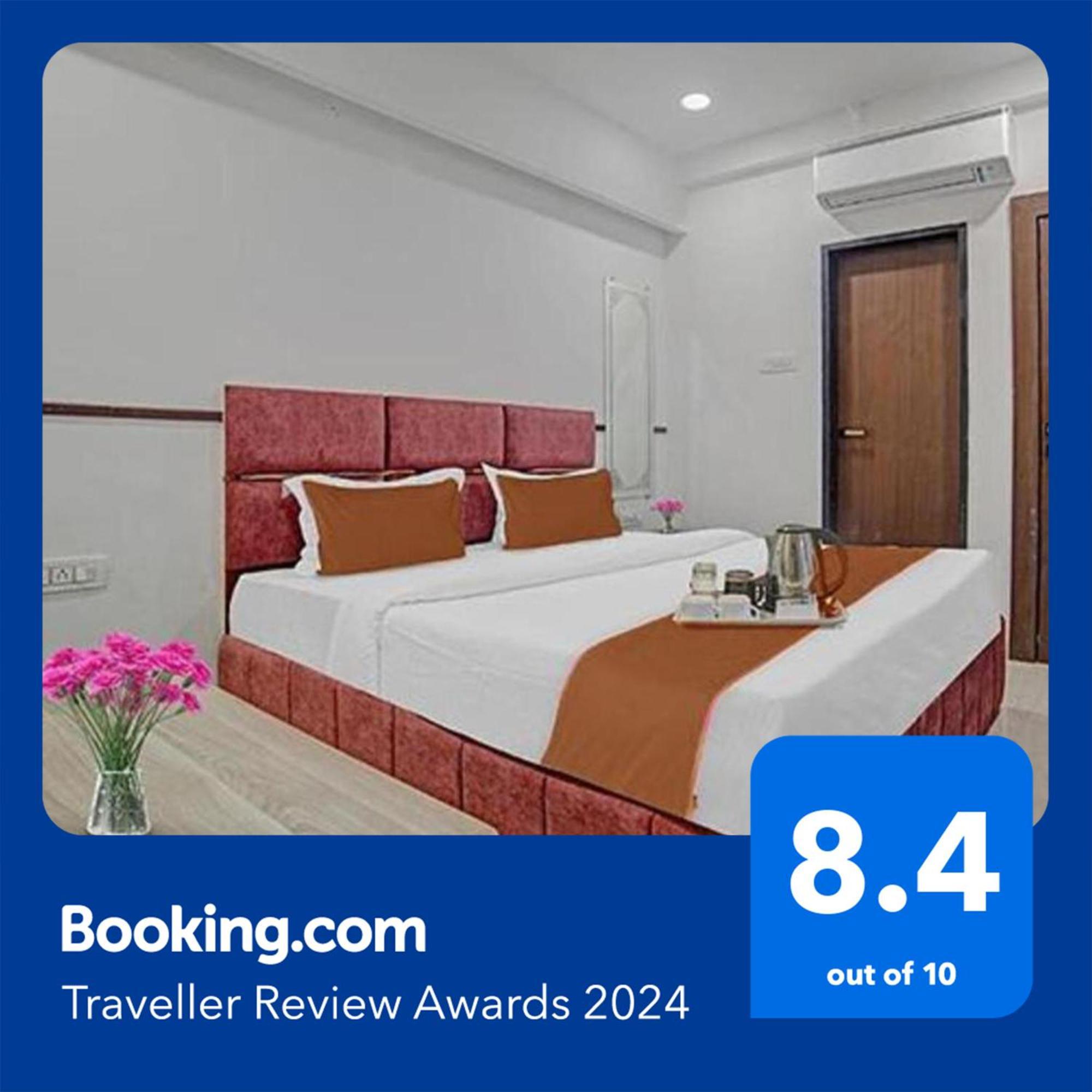 Fabhotel Elite Residency 印多尔 外观 照片